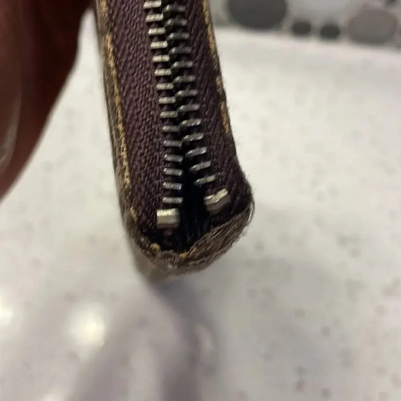 Fendi authentic canvas wallet - Picture 11 of 16